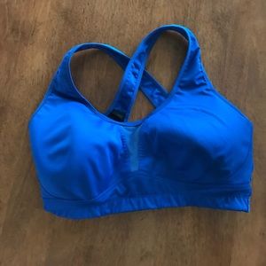 Saucony sports bra 38 DD curve cruser